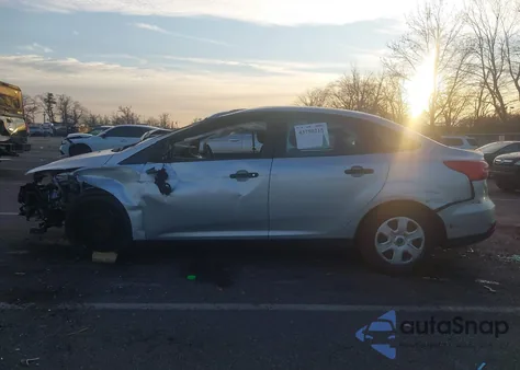 2016 Ford Focus S from USA, damaged, VIN 1FADP3E20GL349960